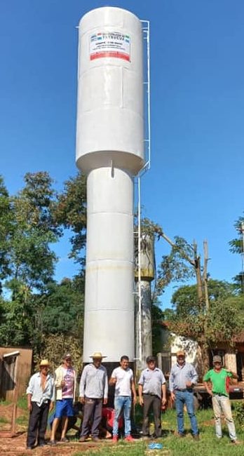 Cumpliendo con nuestro compromiso y labor social. Instalación del nuevo tanque tipo copa para una mayor y eficiente distribución de agua potable para la comunidad de Ybu Porã Zona Norte y Sur de la calle primera Línea. Gestión positiva del Concejal Ing Davit Maqueda